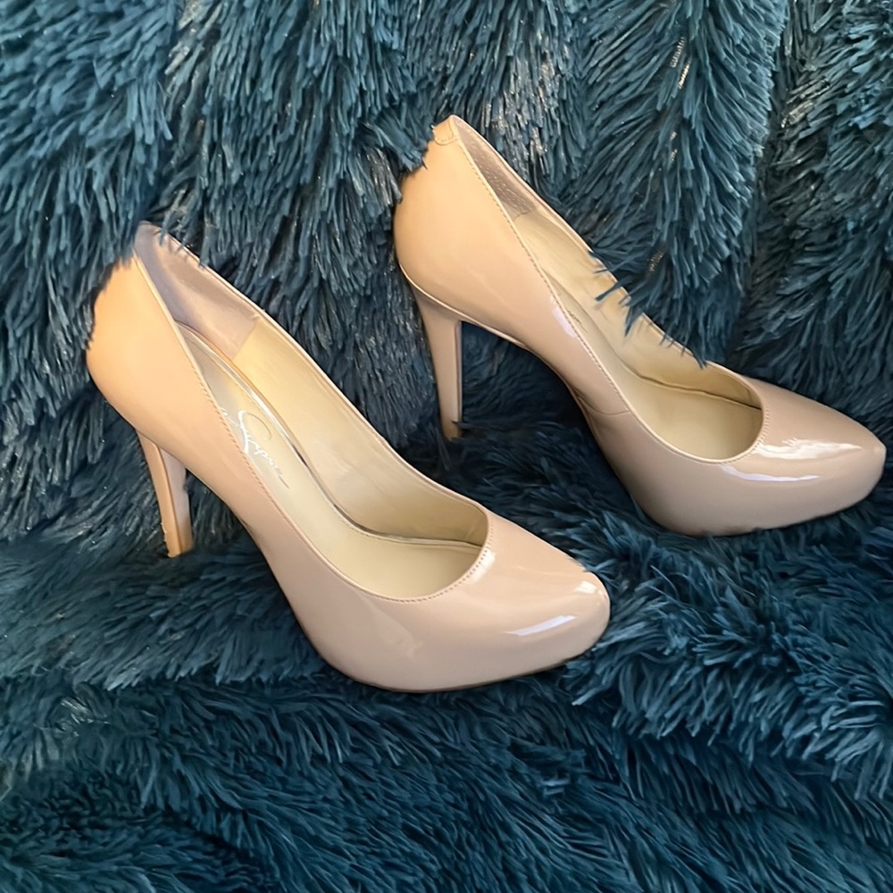 Jessica Simpson Parisah Pump